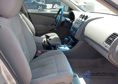 2010 Nissan Altima 2.5 z USA, uszkodzony, nr VIN 1N4AL2AP0AN449174